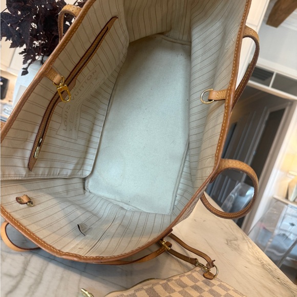 Louis Vuitton White Neverfull GM in Damier Azur - Picture 8 of 11